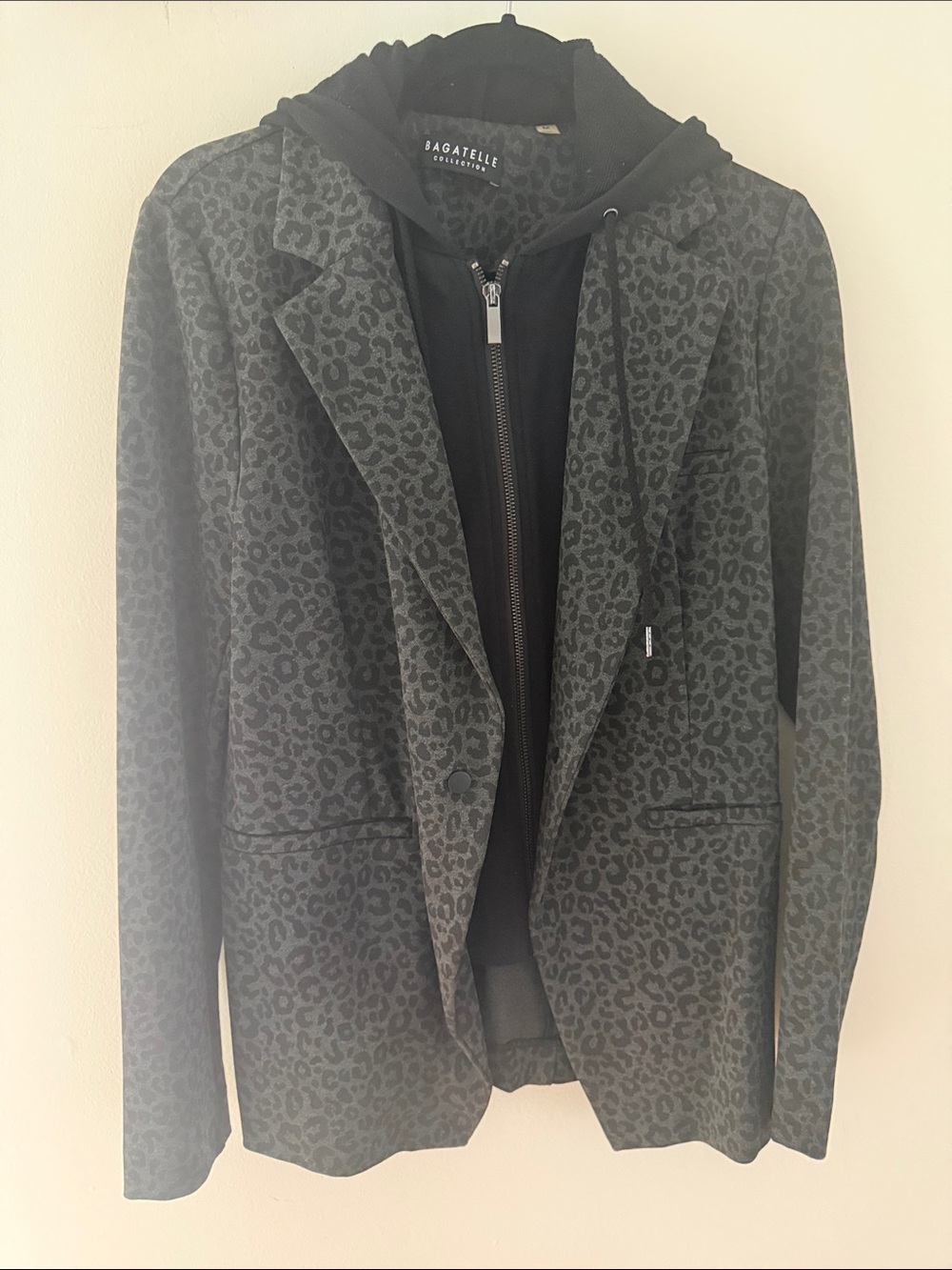 Bagatelle Collection Women's Gray Leopard Print Blazer with Black Hooded Liner